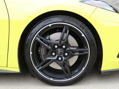 Used 2022 Chevrolet Corvette Stingray Premium Cpe w/ Z51 Performance Package RWD image 31
