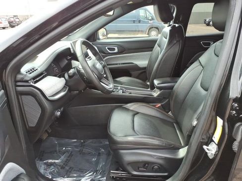 Used 2024 Jeep Compass Latitude AWD/4WD image 12