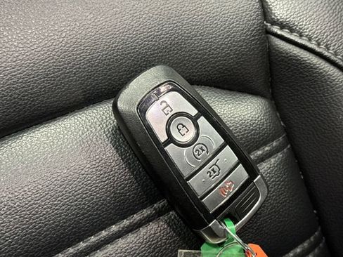 Used 2022 Ford Edge SEL w/ Convenience Package image 27