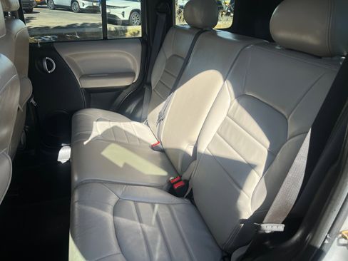 Used 2002 Jeep Liberty Limited image 17