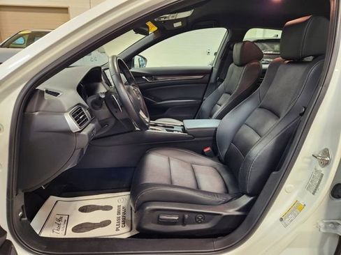 Used 2018 Honda Accord Sport image 12