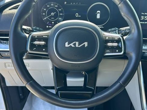 Used 2024 Kia Carnival SX Prestige FWD image 19