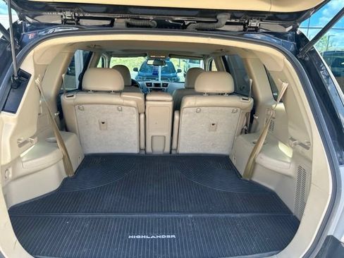 Used 2013 Toyota Highlander Limited AWD/4WD image 6