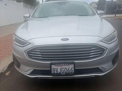Used 2019 Ford Fusion SEL FWD image 2