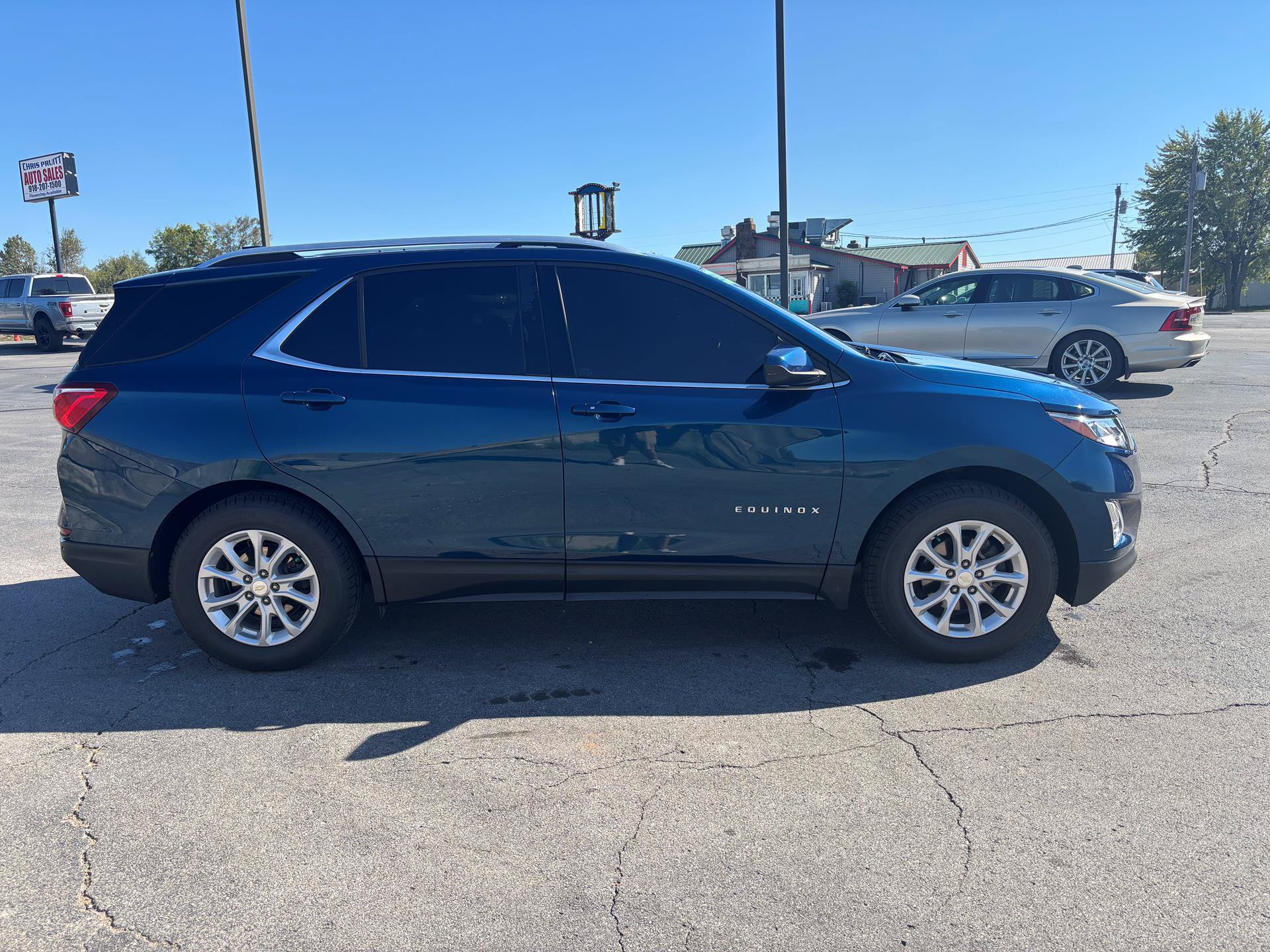 Used 2020 Chevrolet Equinox LT FWD image 4