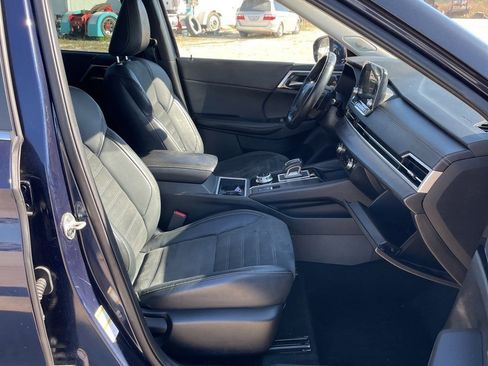 Used 2022 Mitsubishi Outlander SE image 12