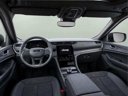 New 2025 Jeep Grand Cherokee Altitude image 14