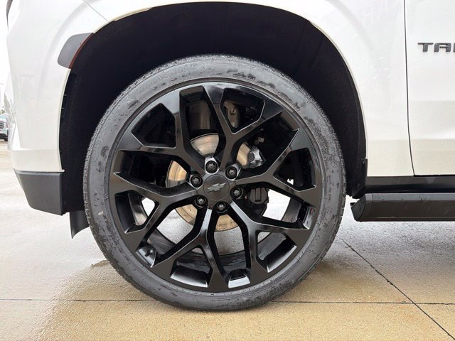 Used 2024 Chevrolet Tahoe High Country AWD/4WD image 12