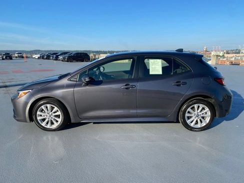 Certified 2024 Toyota Corolla SE w/ SE Package FWD image 9