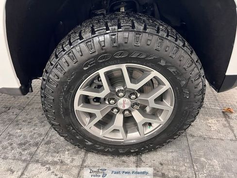 Used 2022 GMC Canyon AT4 w/ Trailering Package image 17