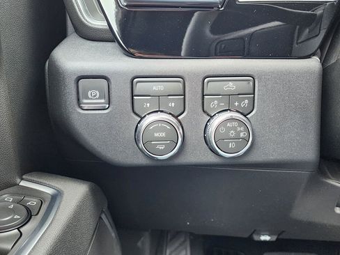 New 2026 GMC Sierra 1500 Elevation image 19