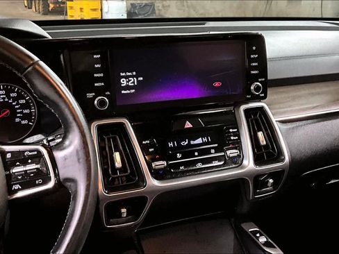 Used 2022 Kia Sorento S image 6