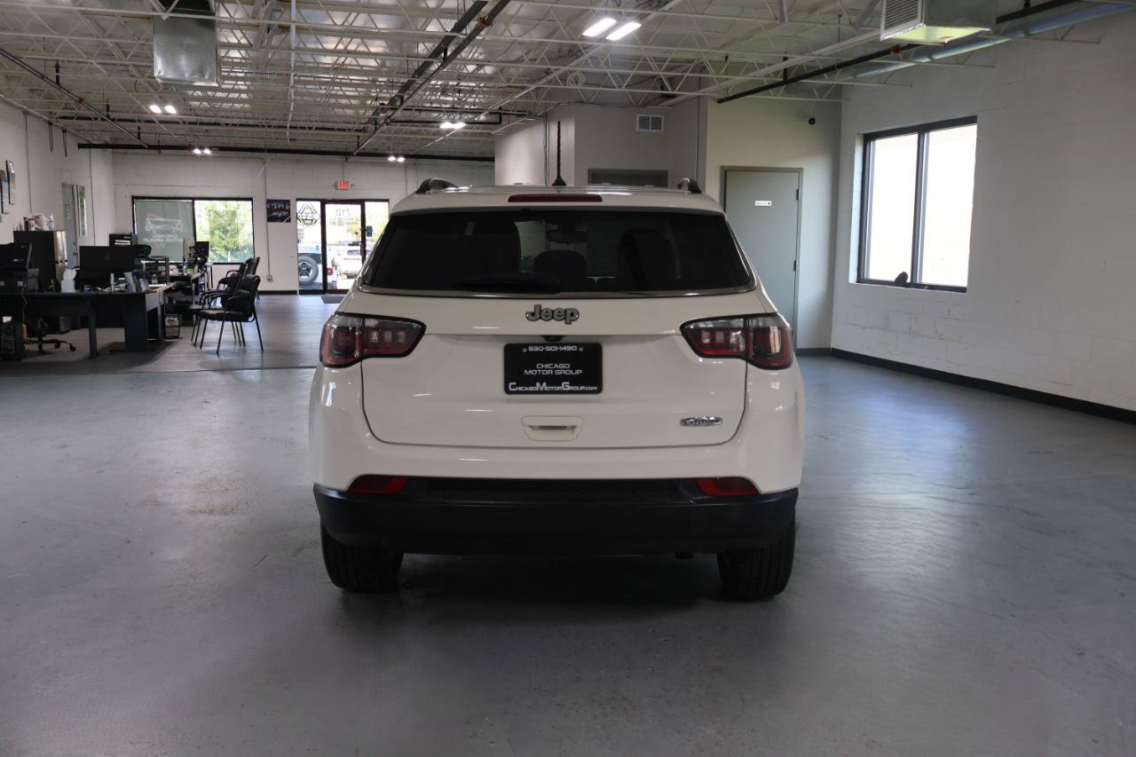 Used 2018 Jeep Compass Latitude FWD image 9