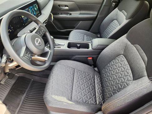 Used 2026 Nissan Kicks SV w/ Charging Package image 11