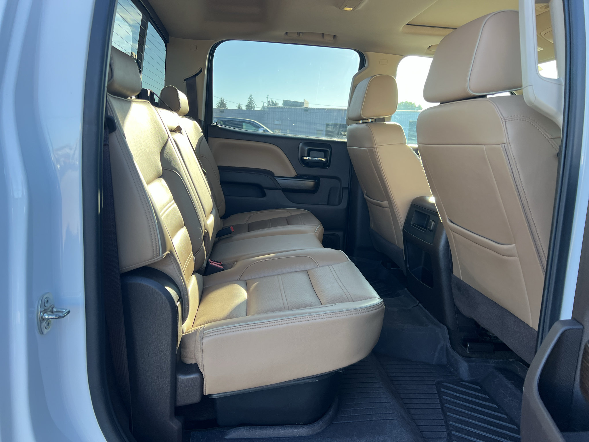 Used 2017 GMC Sierra 2500 Denali w/ Duramax Plus Package AWD/4WD image 32
