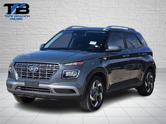 Used 2024 Hyundai Venue SEL video 1
