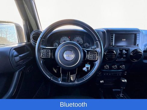 Used 2017 Jeep Wrangler Unlimited Sahara image 10