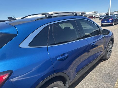Used 2022 Ford Escape Titanium w/ Titanium Premium Package FWD image 11