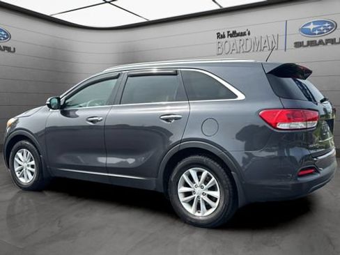 Used 2017 Kia Sorento FWD image 8