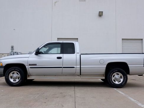 Used 2002 Dodge Ram 2500 Truck SLT image 14