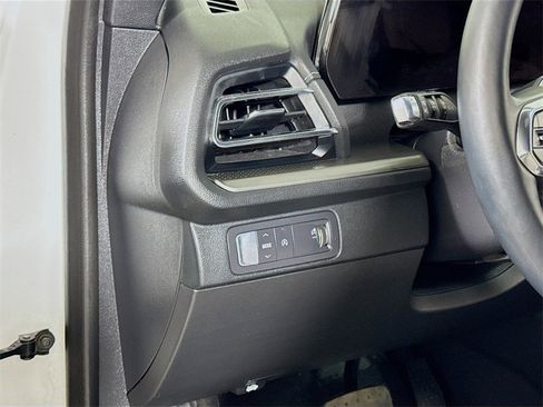 Certified 2025 Chevrolet Traverse LT image 8