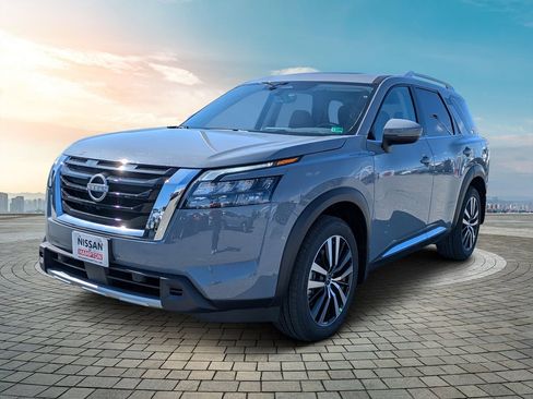 New 2025 Nissan Pathfinder Platinum image 7