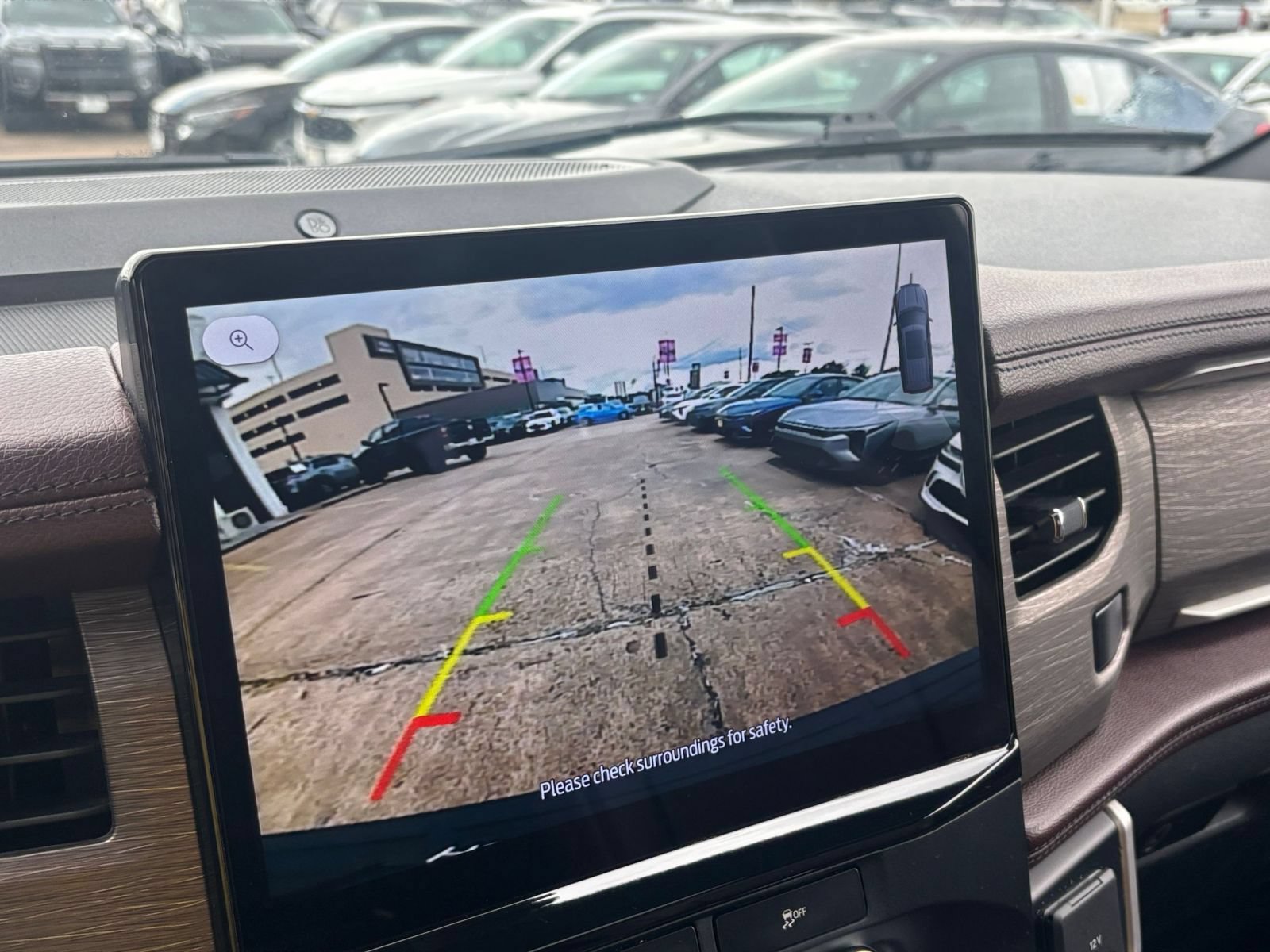 Used 2024 Ford Expedition Limited RWD image 26