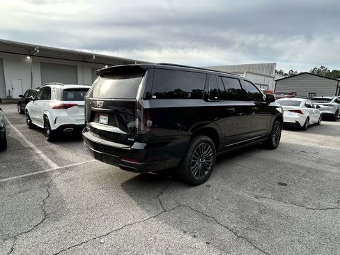 Used 2025 Cadillac Escalade ESV Sport Platinum image 6