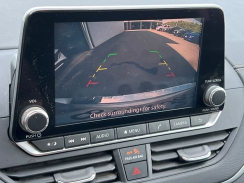 Used 2020 Nissan Altima 2.5 SV image 19