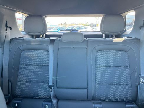 Used 2025 Chevrolet Equinox LT image 38