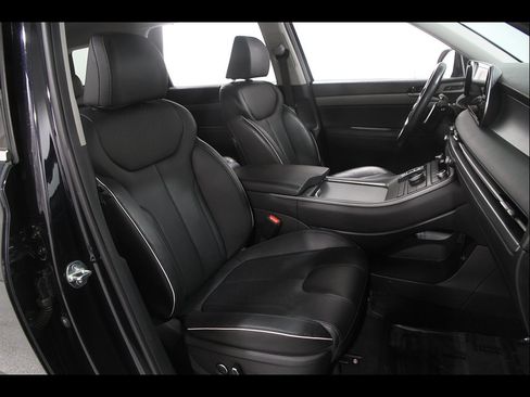 Certified 2024 Hyundai Palisade SEL FWD image 17