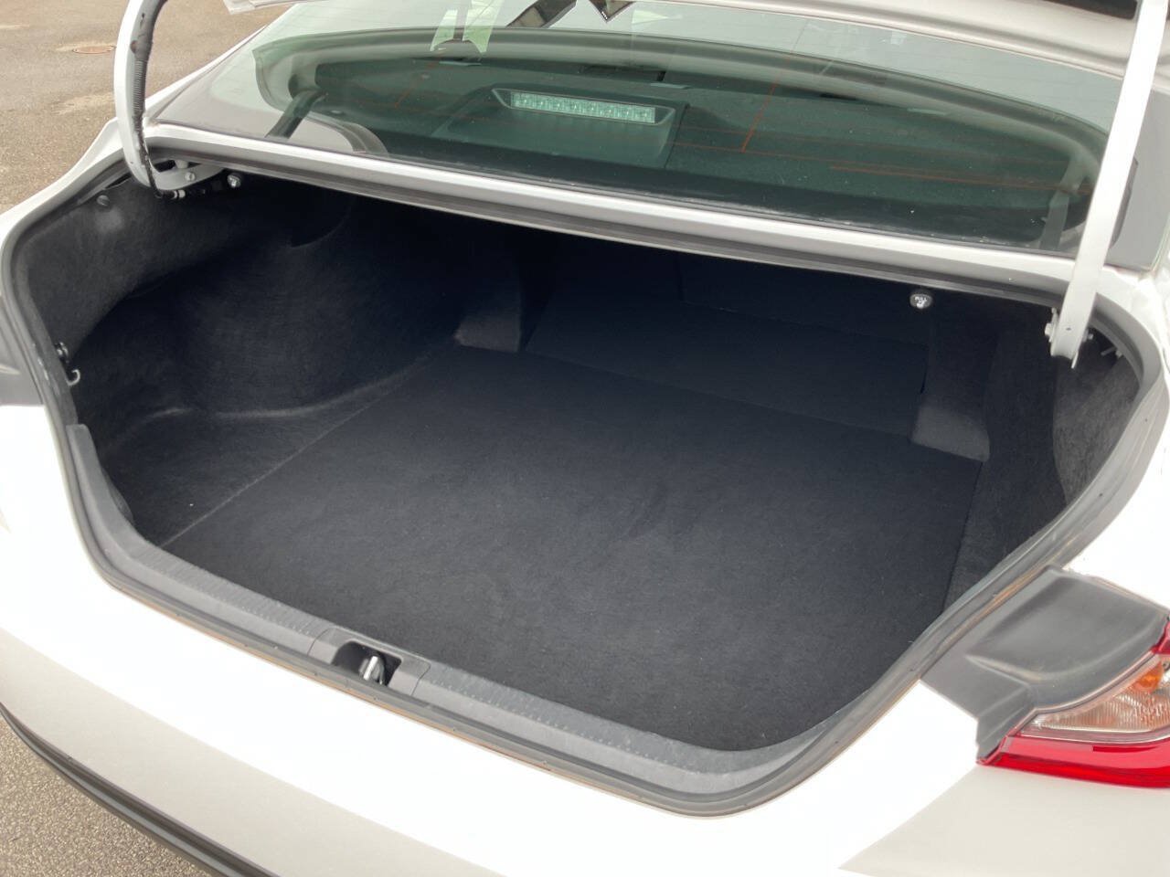 Used 2025 Toyota Camry LE FWD image 38