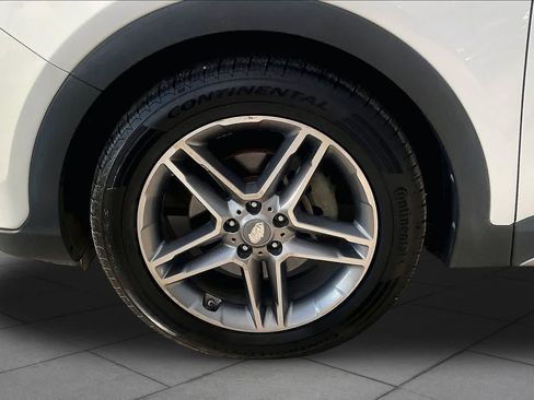Used 2017 Hyundai Santa Fe Limited FWD image 10