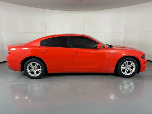 Used 2021 Dodge Charger SXT image 9