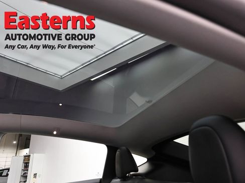 Used 2021 Tesla Model Y Long Range image 32