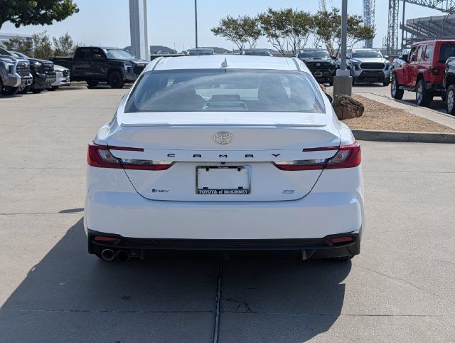 Used 2025 Toyota Camry SE FWD image 7