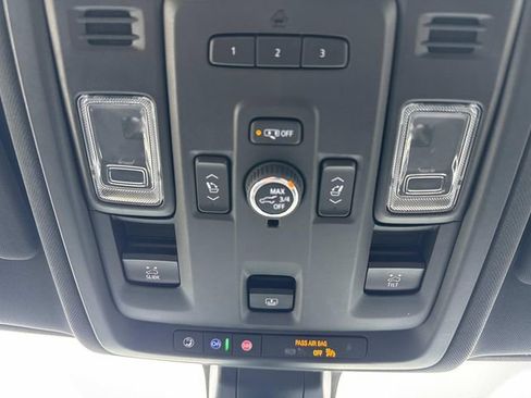 Used 2021 Chevrolet Suburban Premier image 20