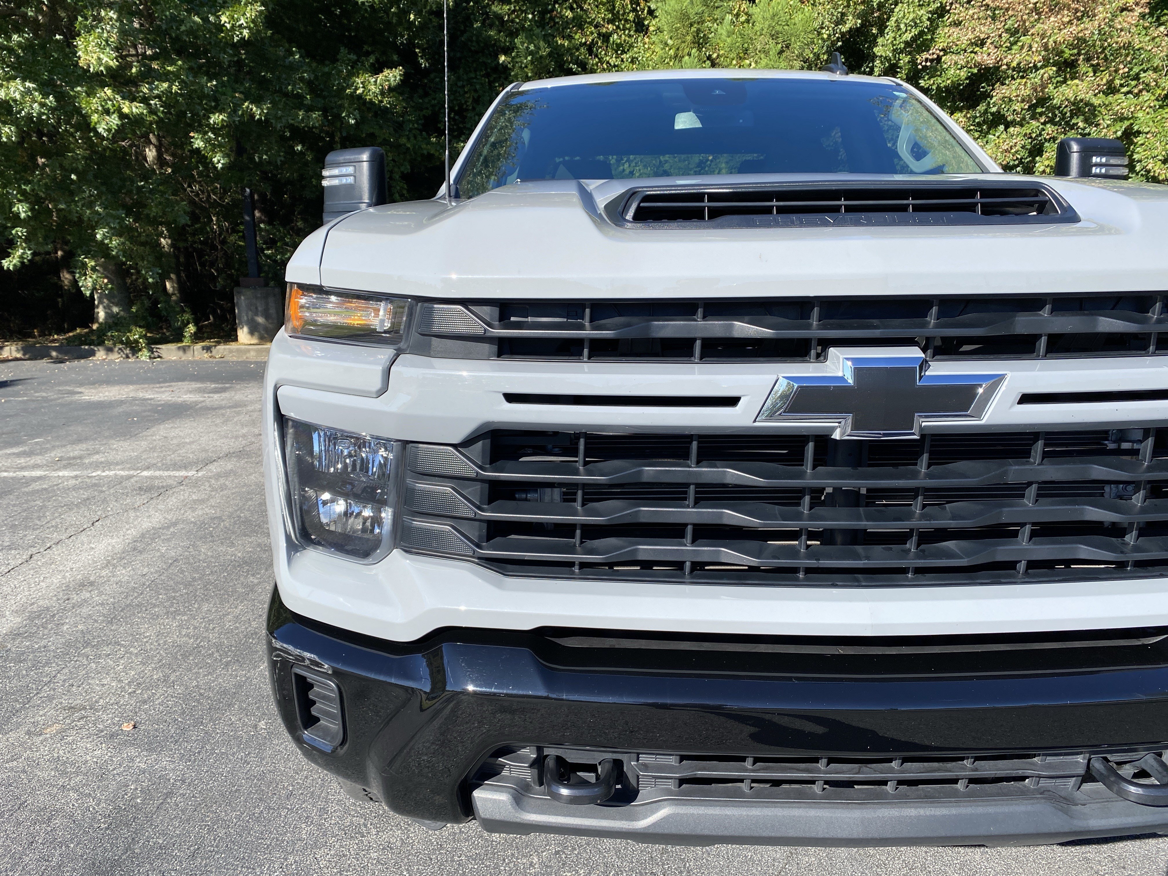 Used 2024 Chevrolet Silverado 2500 Custom w/ Custom Value Package AWD/4WD image 5