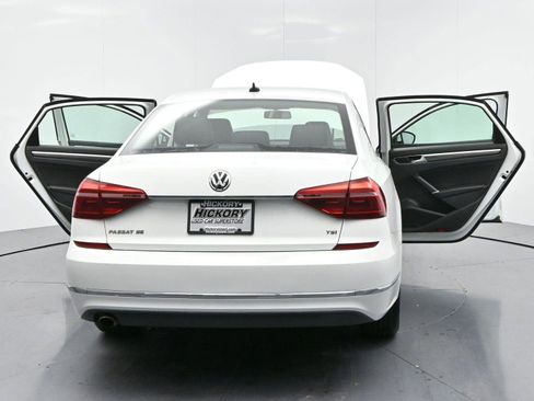 Used 2018 Volkswagen Passat 2.0T SE image 39
