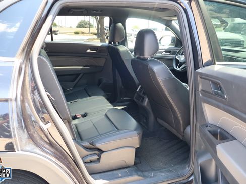 Used 2023 Volkswagen Atlas Cross Sport SE w/ Panoramic Sunroof Package FWD image 29