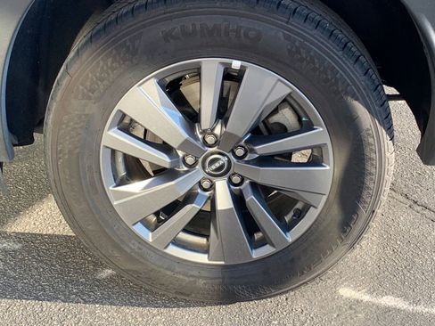 Used 2025 Nissan Pathfinder SV image 32