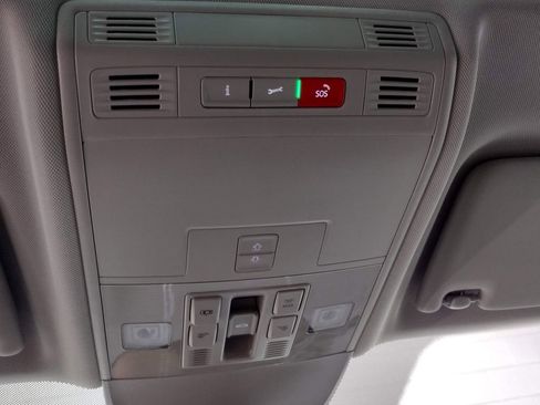 New 2025 Volkswagen Taos SE image 32