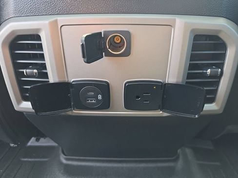 Used 2020 Ford F350 Lariat w/ Lariat Ultimate Package AWD/4WD image 37