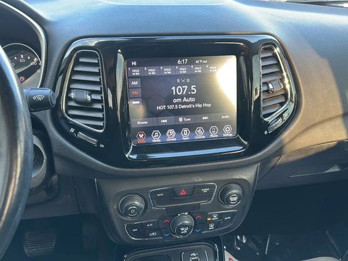 Used 2019 Jeep Compass Limited image 11