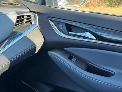 Used 2019 Buick Enclave Essence image 38