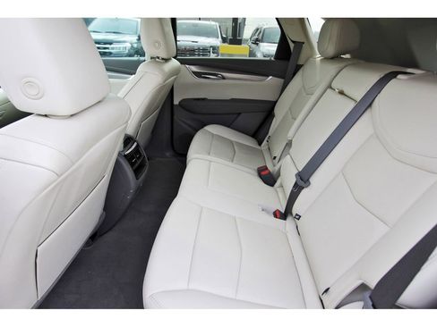 Certified 2022 Cadillac XT5 Premium Luxury image 7