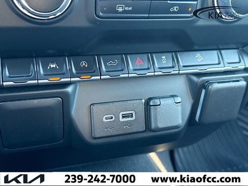 Used 2023 Chevrolet Silverado 1500 Custom Trail Boss image 27