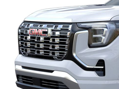 New 2026 GMC Terrain Denali w/ LPO, Floor Liner Package image 13