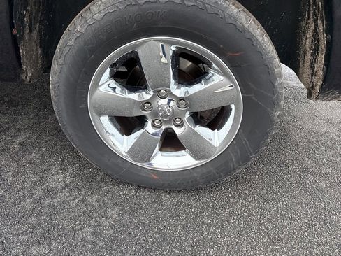 Used 2011 RAM 1500 Classic SLT w/ Technology Group image 6