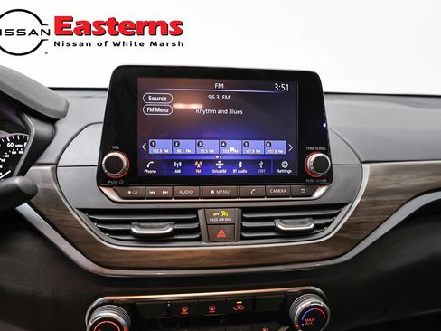 Used 2024 Nissan Altima 2.5 SV AWD/4WD image 12